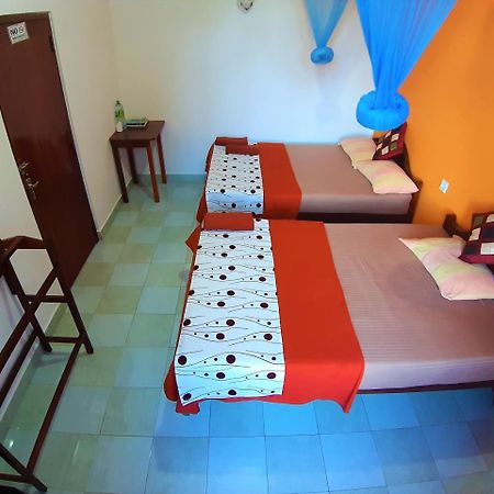 Awinco Rest Inn Хапутале Екстериор снимка