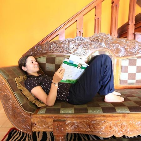 Awinco Rest Inn Хапутале Екстериор снимка