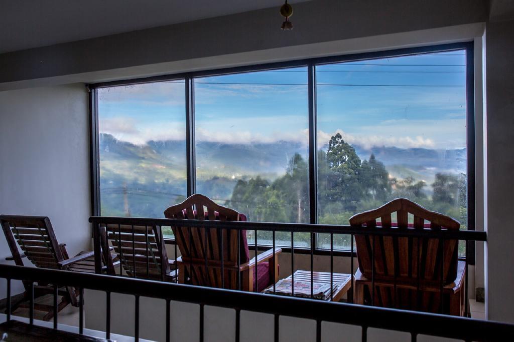 Awinco Rest Inn Хапутале Екстериор снимка