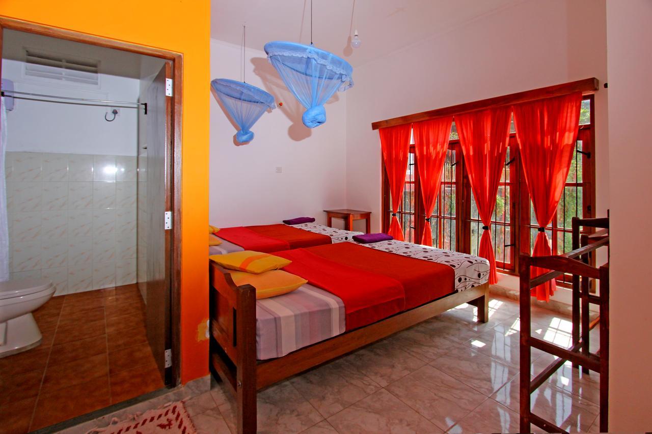 Awinco Rest Inn Хапутале Екстериор снимка
