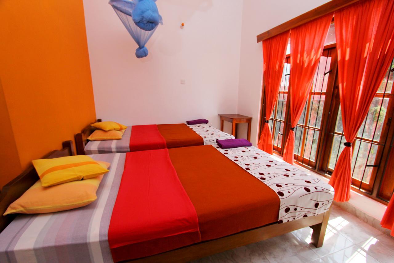 Awinco Rest Inn Хапутале Екстериор снимка