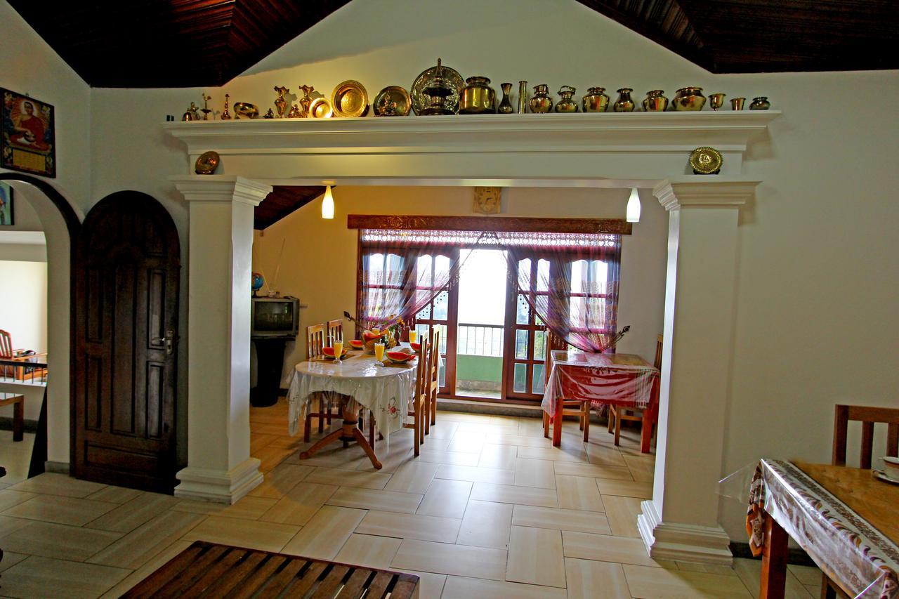 Awinco Rest Inn Хапутале Екстериор снимка
