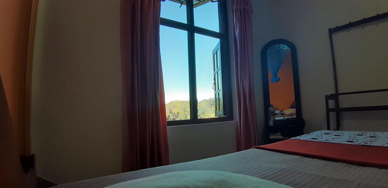 Awinco Rest Inn Хапутале Екстериор снимка