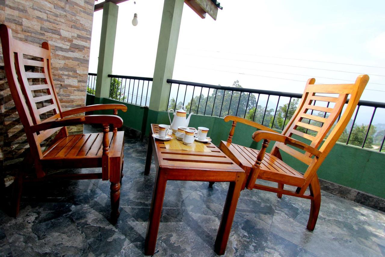 Awinco Rest Inn Хапутале Стая снимка