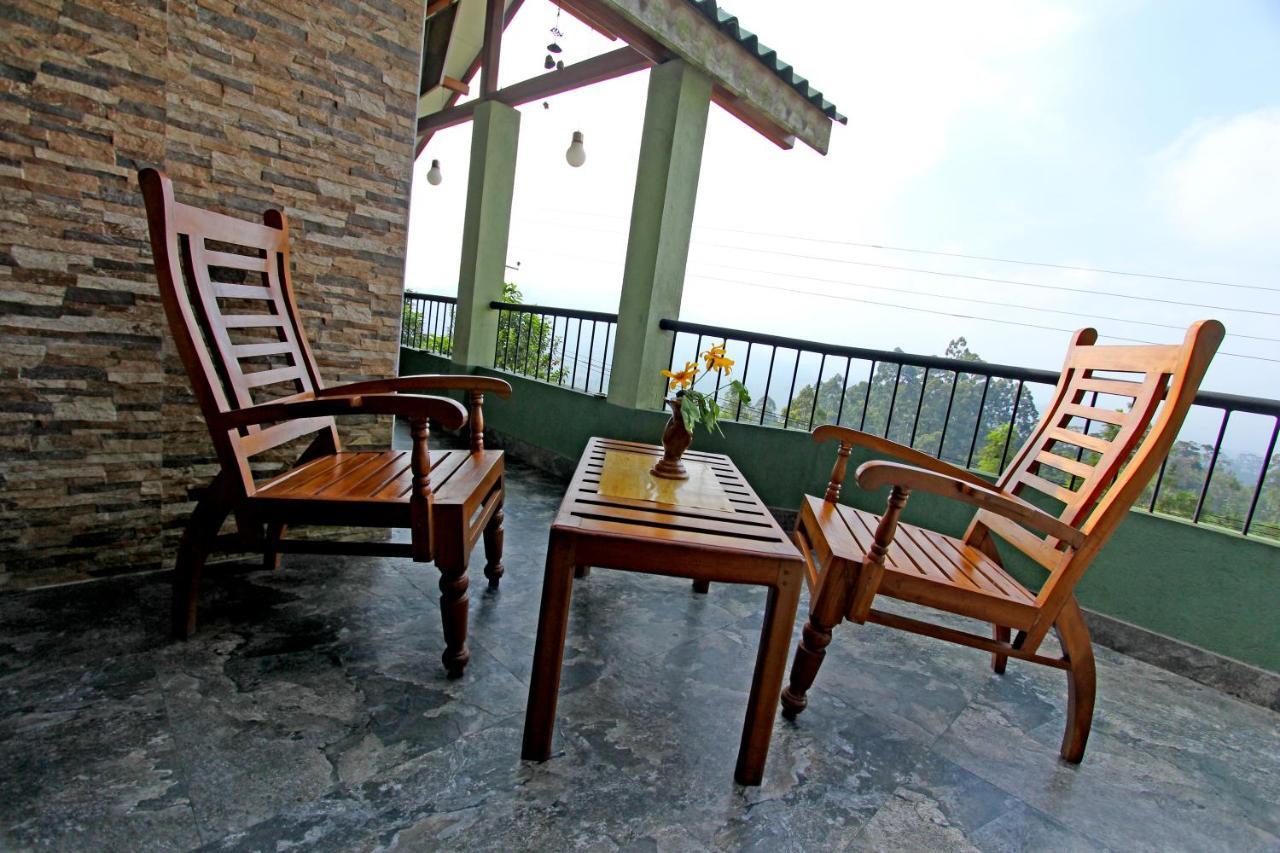 Awinco Rest Inn Хапутале Стая снимка