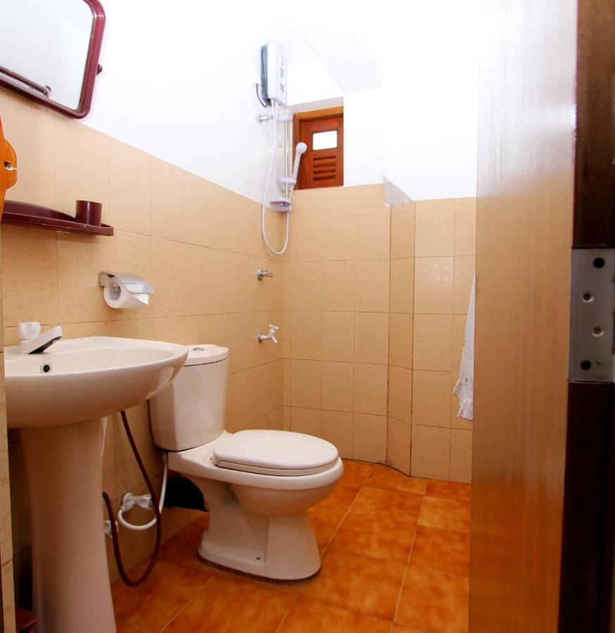 Awinco Rest Inn Хапутале Екстериор снимка